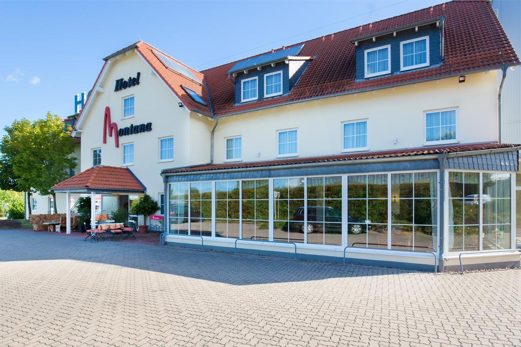 Hotel Montana Лауэнау Экстерьер фото